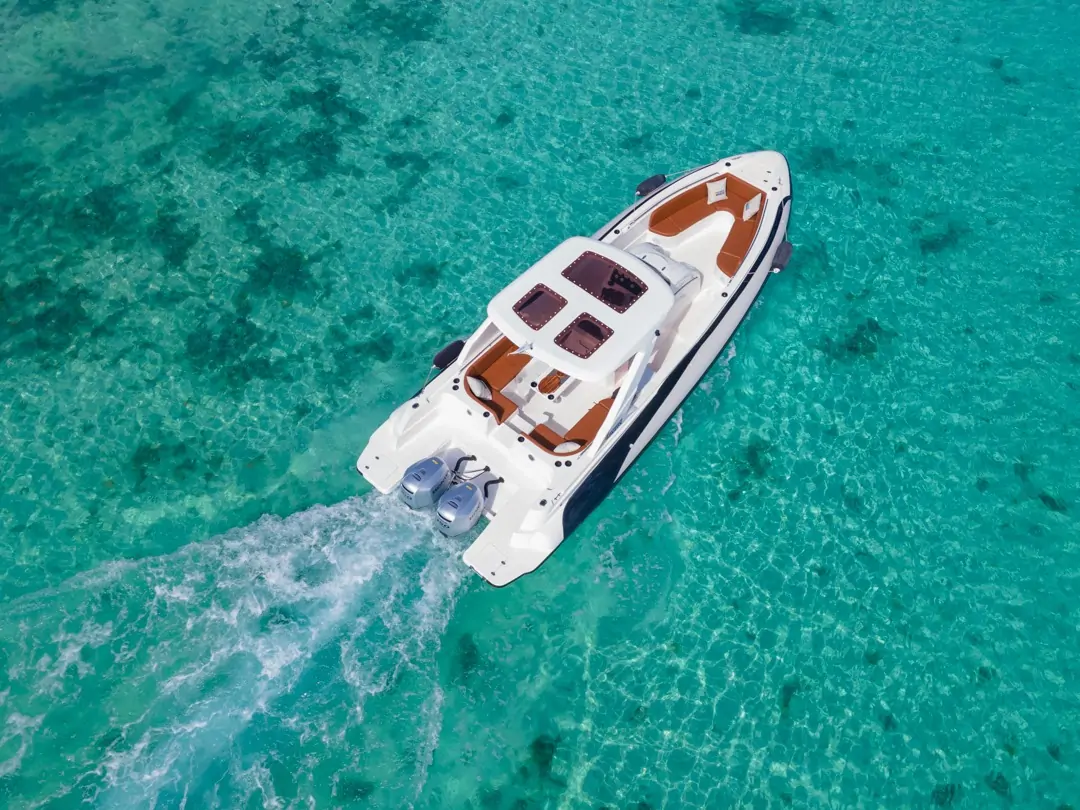 Speed boat